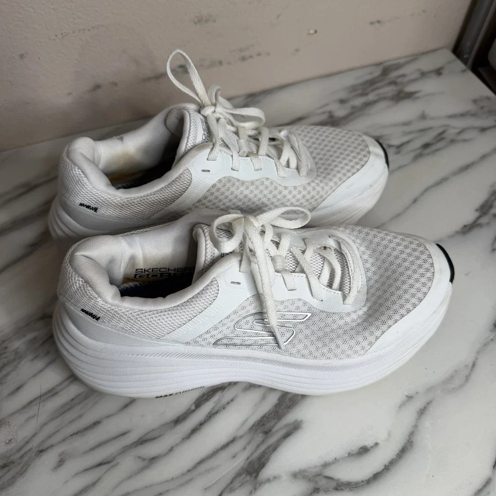 Skechers Women's Max Cushioning Endeavour Canova Sneakers White Walking Size 7
